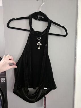 ROMWE Black Velvet Halter Tank with Cross Pendant